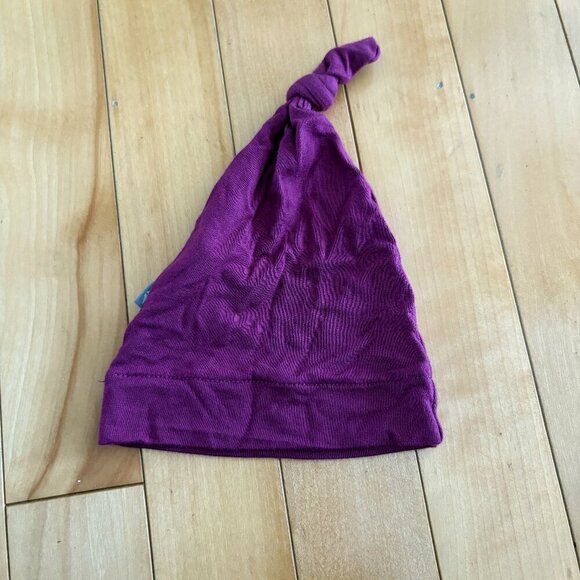 Kyte Baby Bamboo Knot Top Hat Maroon Size Newborn - Picture 2 of 7